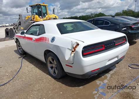 2016 Dodge Challenger Sxt z USA, uszkodzony, nr VIN 2C3CDZAG2GH284954